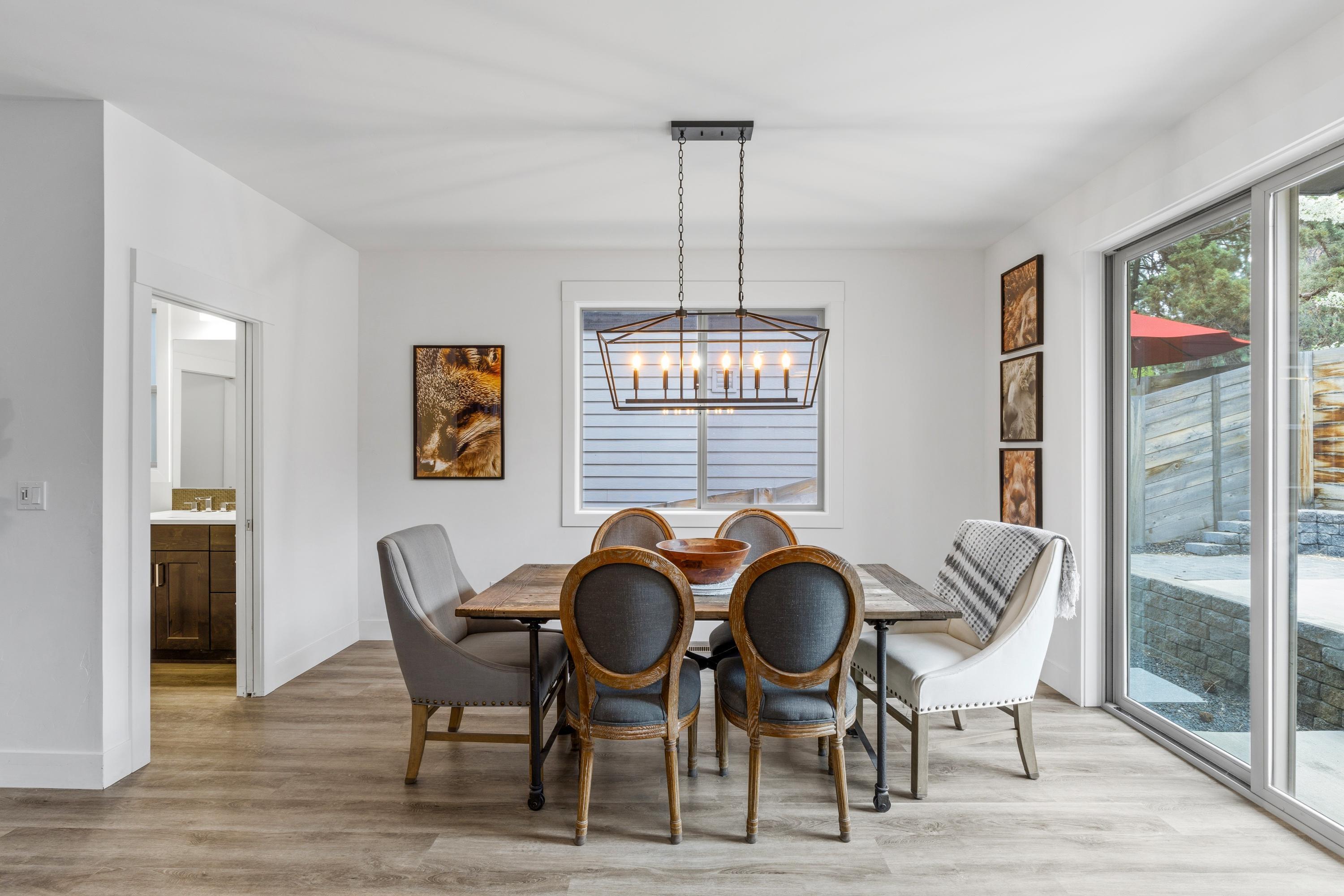 1333 Southwest Boardwalk Lane Bend, OR 97702 - Photo 16 of 46 Dining Area