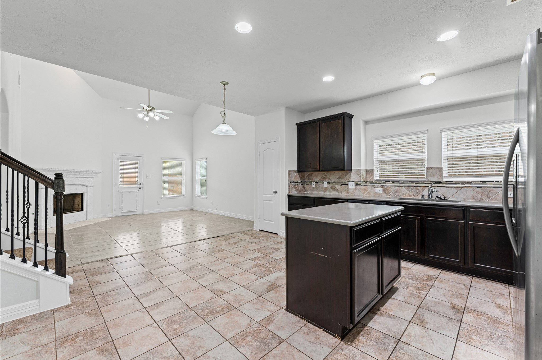 13318 Spruce Orchard Court Rosharon, TX 77583 - Photo 11 of 29