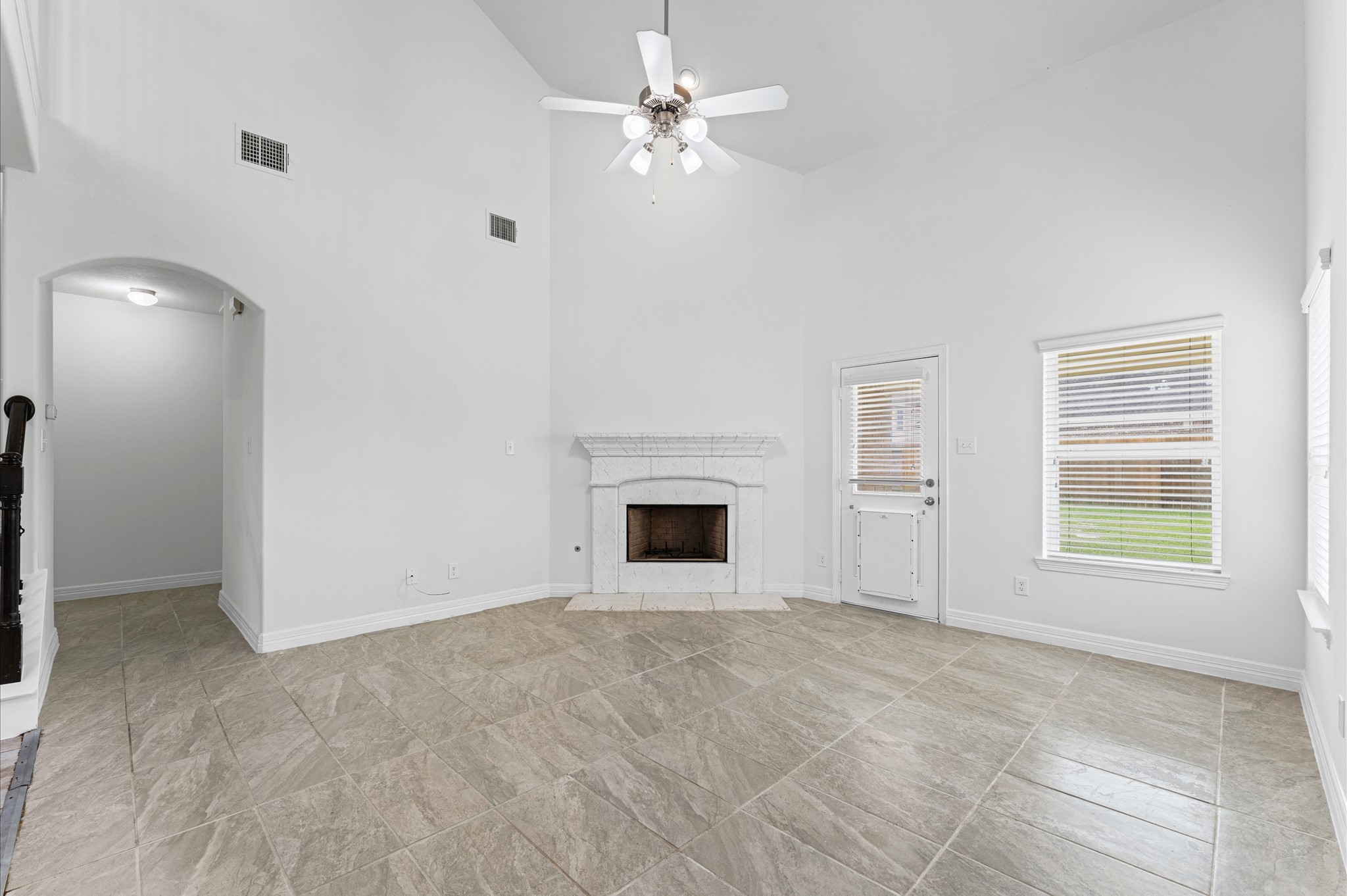 13318 Spruce Orchard Court Rosharon, TX 77583 - Photo 12 of 29