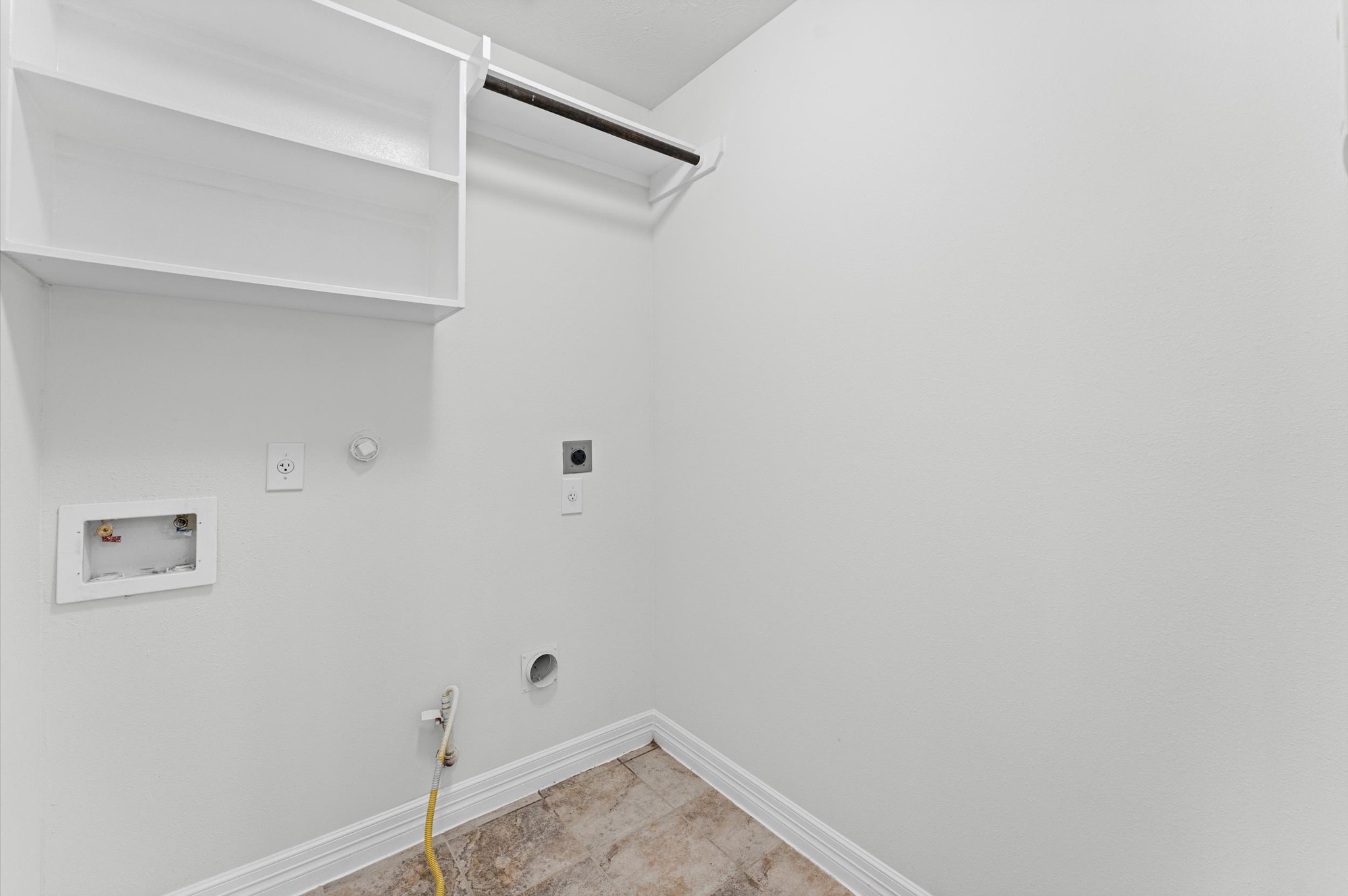 13318 Spruce Orchard Court Rosharon, TX 77583 - Photo 7 of 29
