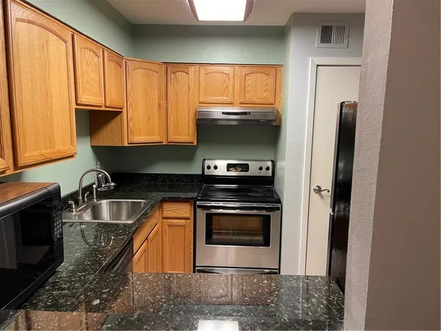 $1,200 | 500 Lake Marina Drive, Unit 209, New Orleans, LA 70124