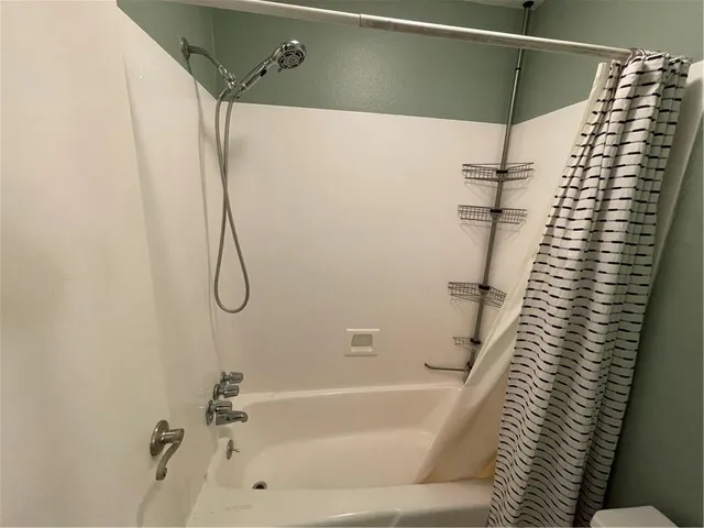 $1,200 | 500 Lake Marina Drive, Unit 209, New Orleans, LA 70124