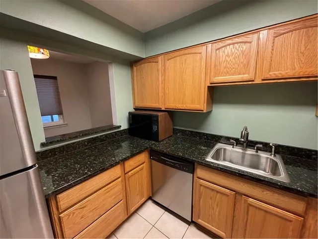 $1,200 | 500 Lake Marina Drive, Unit 209, New Orleans, LA 70124