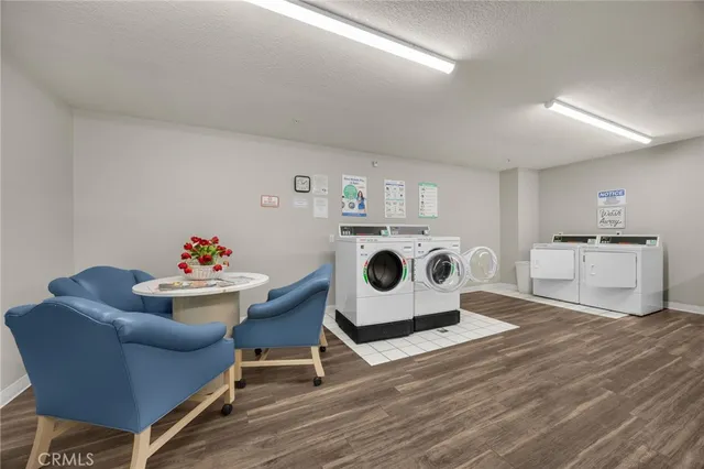 $375,000 | 1501 North Brea Boulevard, Unit 220, Fullerton, CA 92835