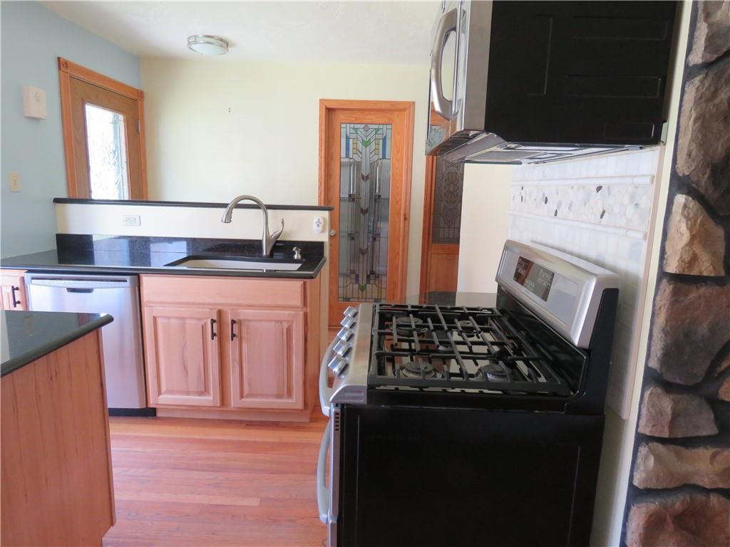 683 Center Road Pittsburgh, PA 15239 - Photo 4 of 20 Gallery Image 4