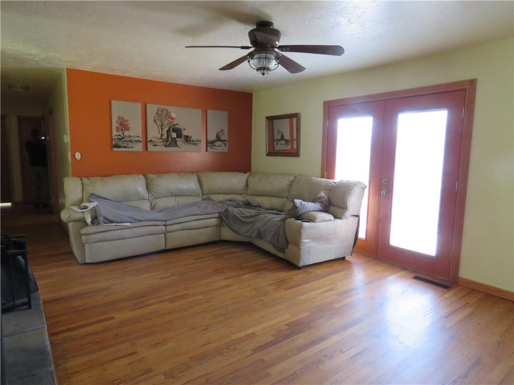 683 Center Road Pittsburgh, PA 15239 - Photo 6 of 20 Gallery Image 6