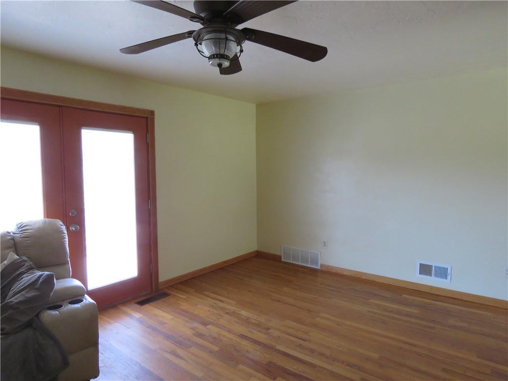 683 Center Road Pittsburgh, PA 15239 - Photo 8 of 20 Gallery Image 8