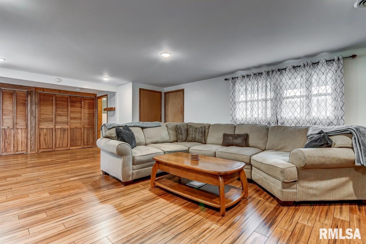 1916 East Watch Avenue Springfield, IL 62702 - Photo 6 of 39