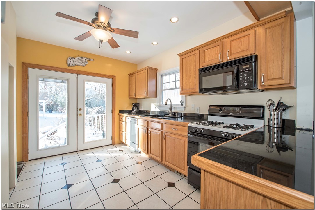 3174 Corydon Road Cleveland, OH 44118 - Photo 13 of 35