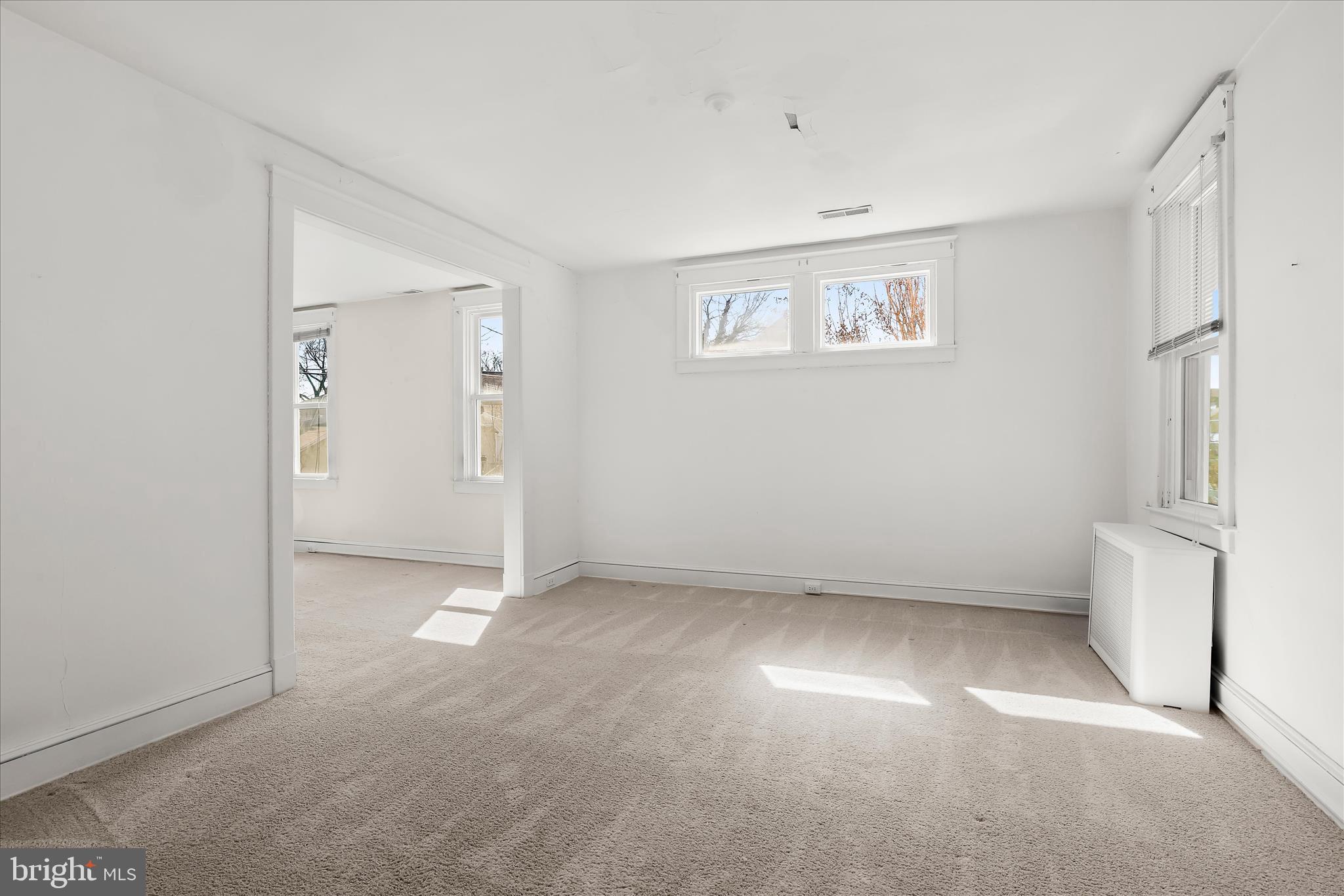 23 Ridge Road Baltimore, MD 21228 - Photo 13 of 49 Living Room