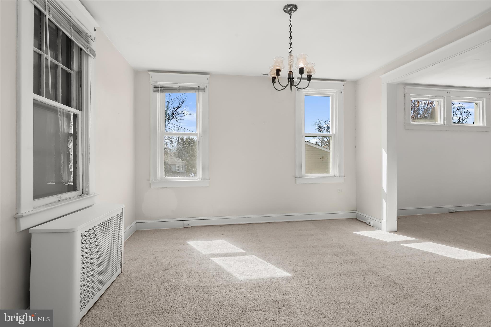 23 Ridge Road Baltimore, MD 21228 - Photo 16 of 49 Dining Room