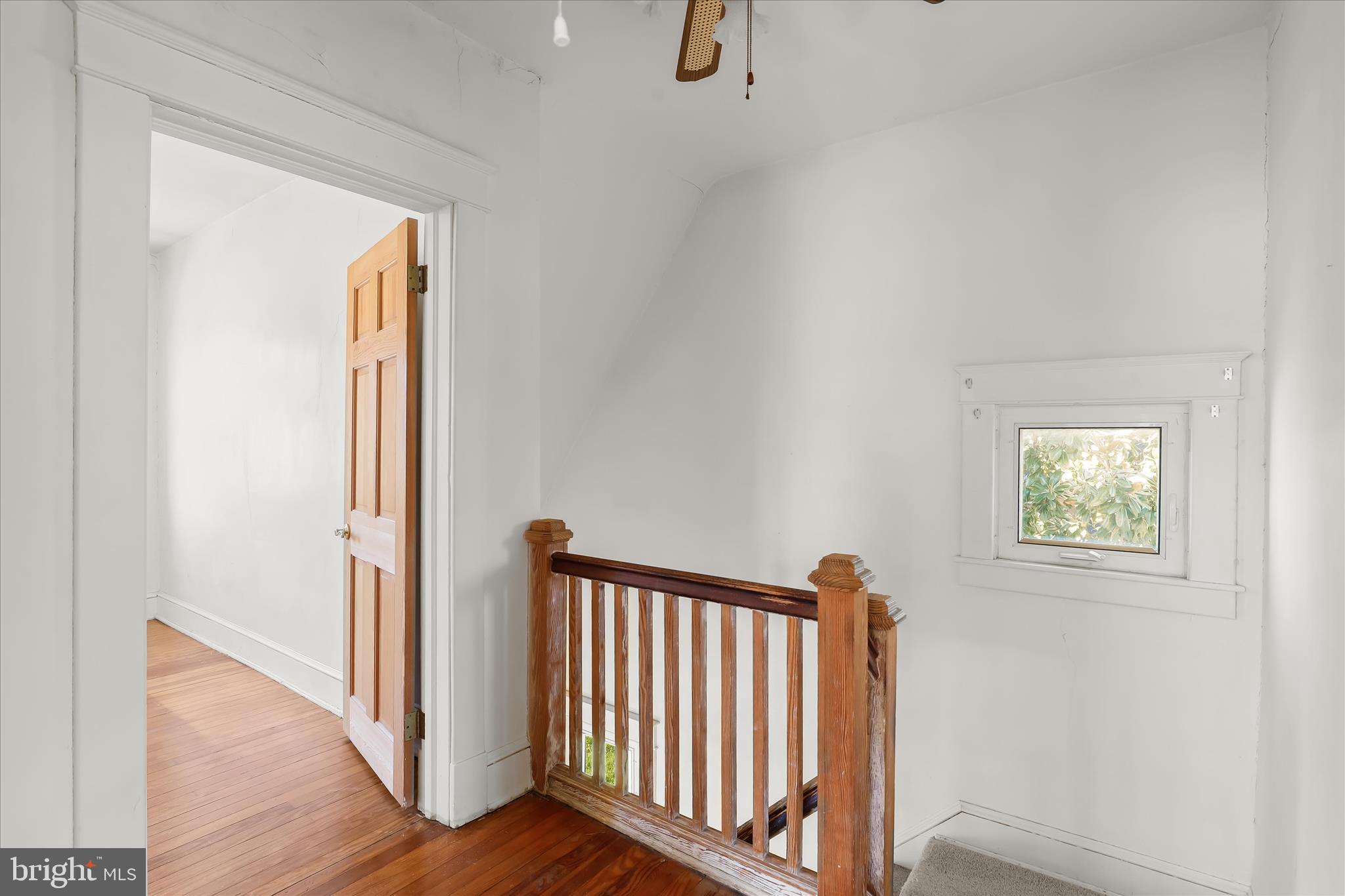 23 Ridge Road Baltimore, MD 21228 - Photo 27 of 49 Upper Level Landing