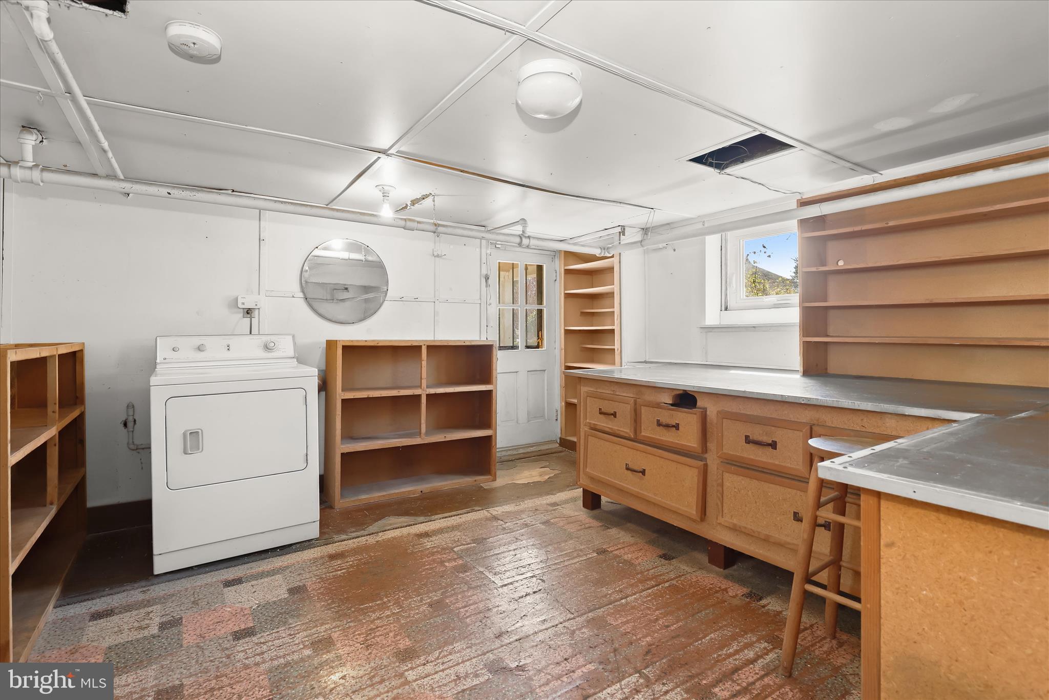 23 Ridge Road Baltimore, MD 21228 - Photo 38 of 49 Workshop with Built Ins