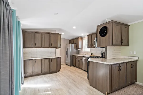 $220,000 | 38 Diamond Hill Road, Glocester, RI 02814