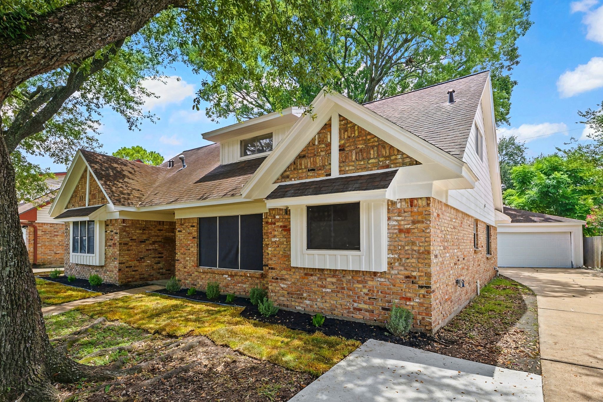 2706 Burke Road Pasadena, TX 77502 - Photo 3 of 29 Gallery Image 3