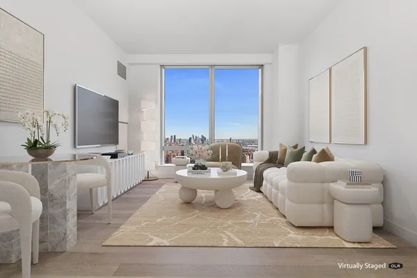 $5,500 | 252 South Street, Unit 42F | Two Bridges