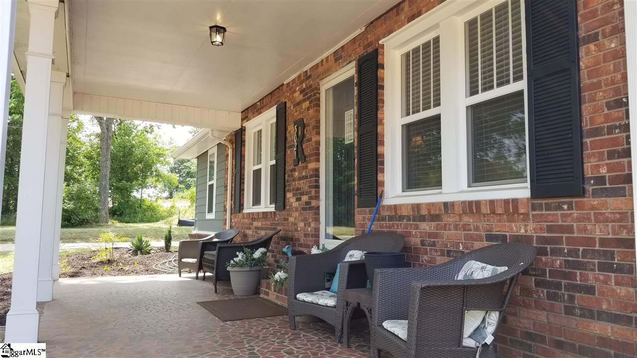 3021 Locust Hill Road Taylors, SC 29687 - Photo 3 of 21 Gallery Image 3