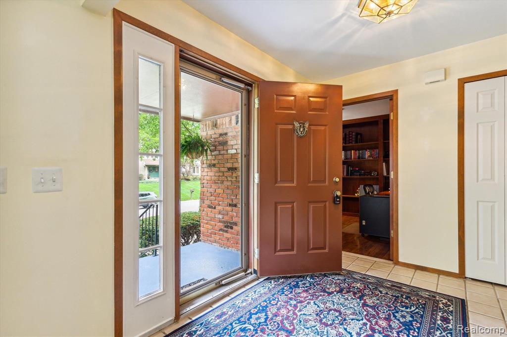 2220 Hickory Leaf Drive Rochester Hills, MI 48309 - Photo 7 of 60