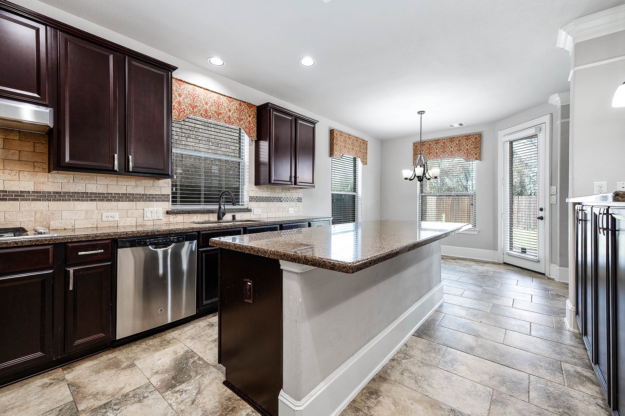 5405 Spear Trail Lane Rosharon, TX 77583 - Photo 13 of 35