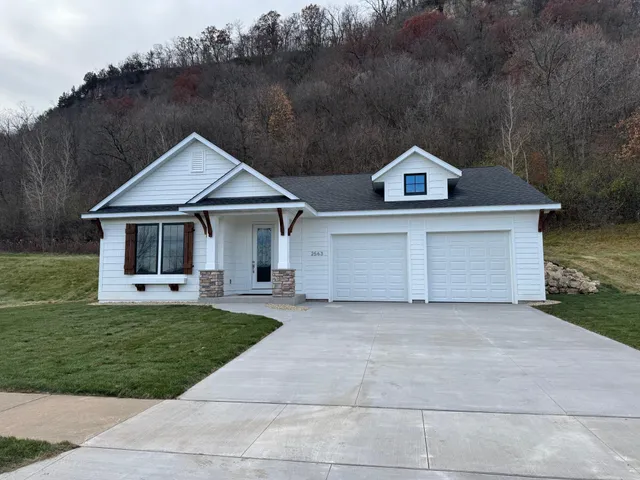 $459,900 | 2563 Clubhouse Drive, Lake City, MN 55041