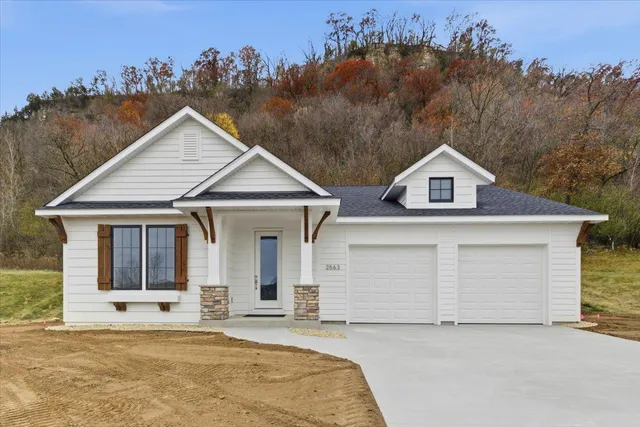 $459,900 | 2563 Clubhouse Drive, Lake City, MN 55041