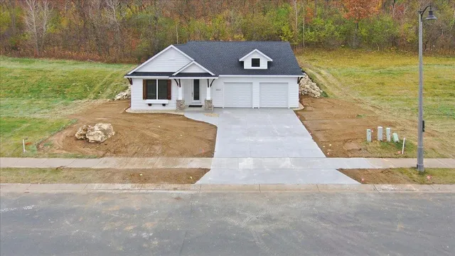 $459,900 | 2563 Clubhouse Drive, Lake City, MN 55041
