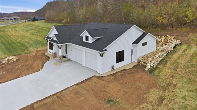 $459,900 | 2563 Clubhouse Drive, Lake City, MN 55041