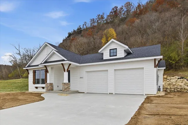 $459,900 | 2563 Clubhouse Drive, Lake City, MN 55041