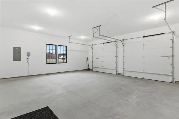 $459,900 | 2563 Clubhouse Drive, Lake City, MN 55041