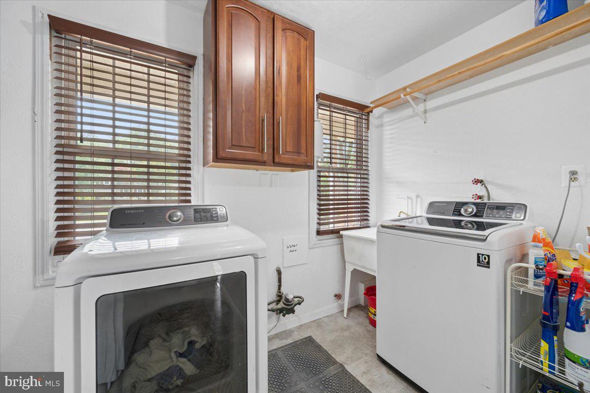 19829 Spurrier Avenue Poolesville, MD 20837 - Photo 34 of 72 Bright and functional laundry space.