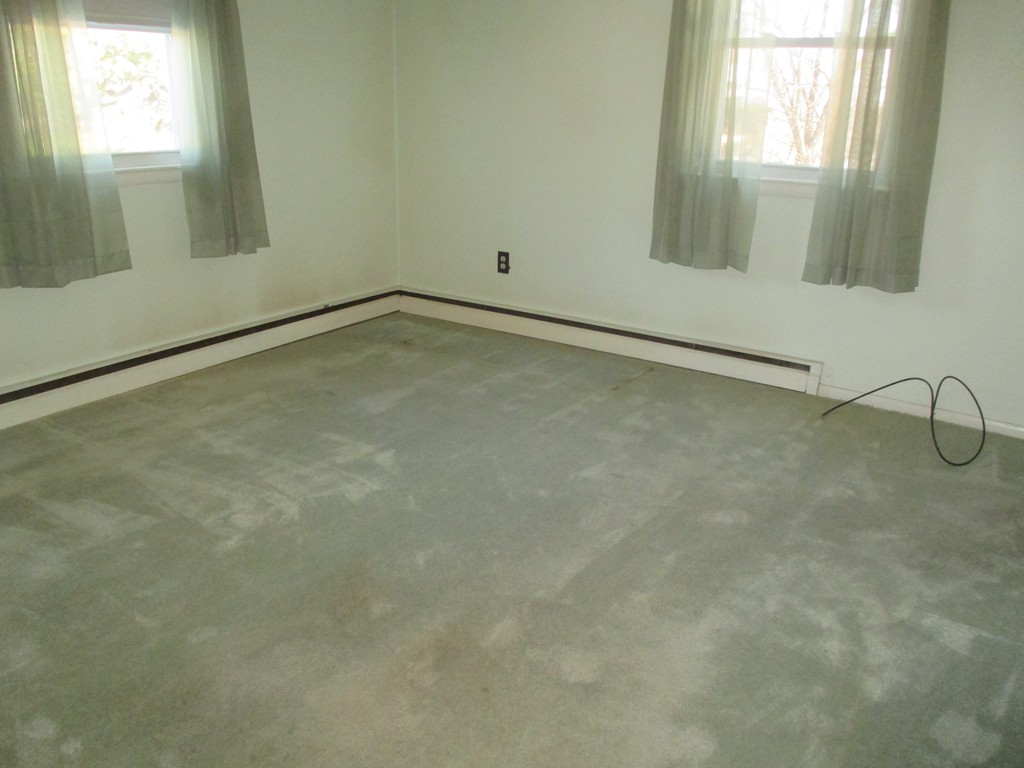 12 Locke Road Billerica, MA 01821 - Photo 6 of 16 a view of a small space