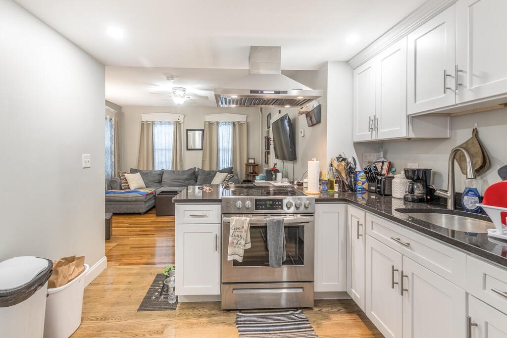 22 Newhall Street Lynn, MA 01902 - Photo 11 of 32