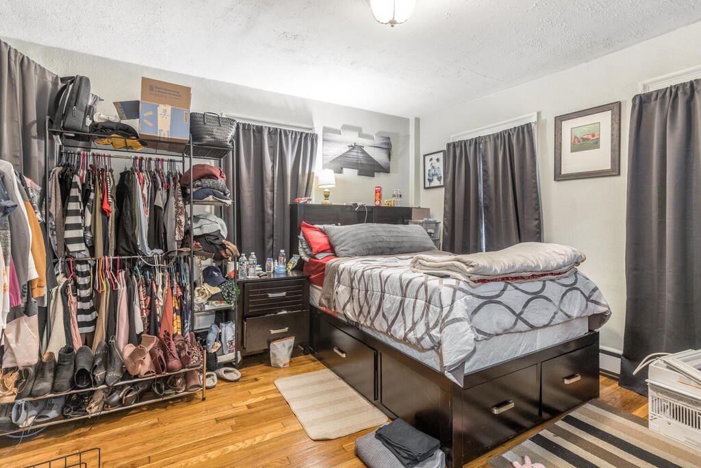 22 Newhall Street Lynn, MA 01902 - Photo 12 of 32