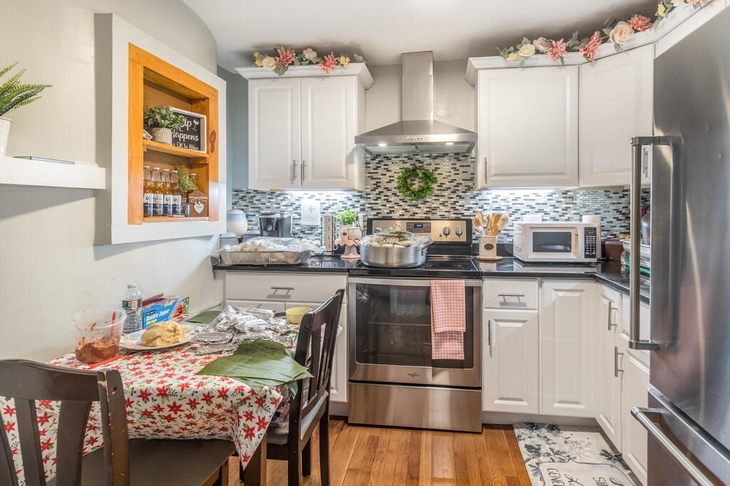 22 Newhall Street Lynn, MA 01902 - Photo 16 of 32