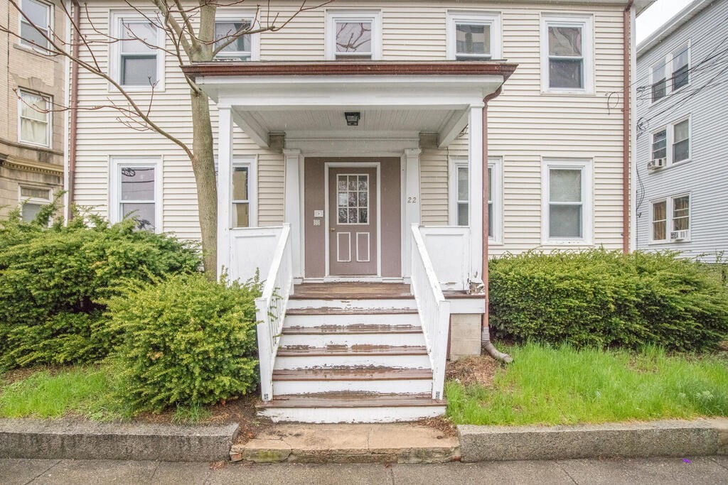 22 Newhall Street Lynn, MA 01902 - Photo 4 of 32