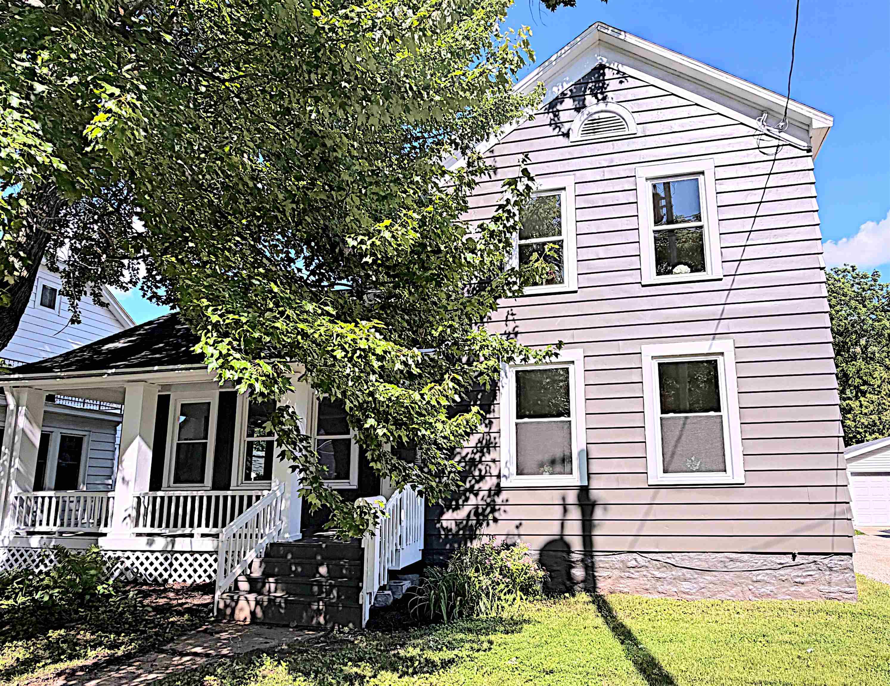 1730 North Oneida Street Appleton, WI 54911 - Photo 1 of 28
