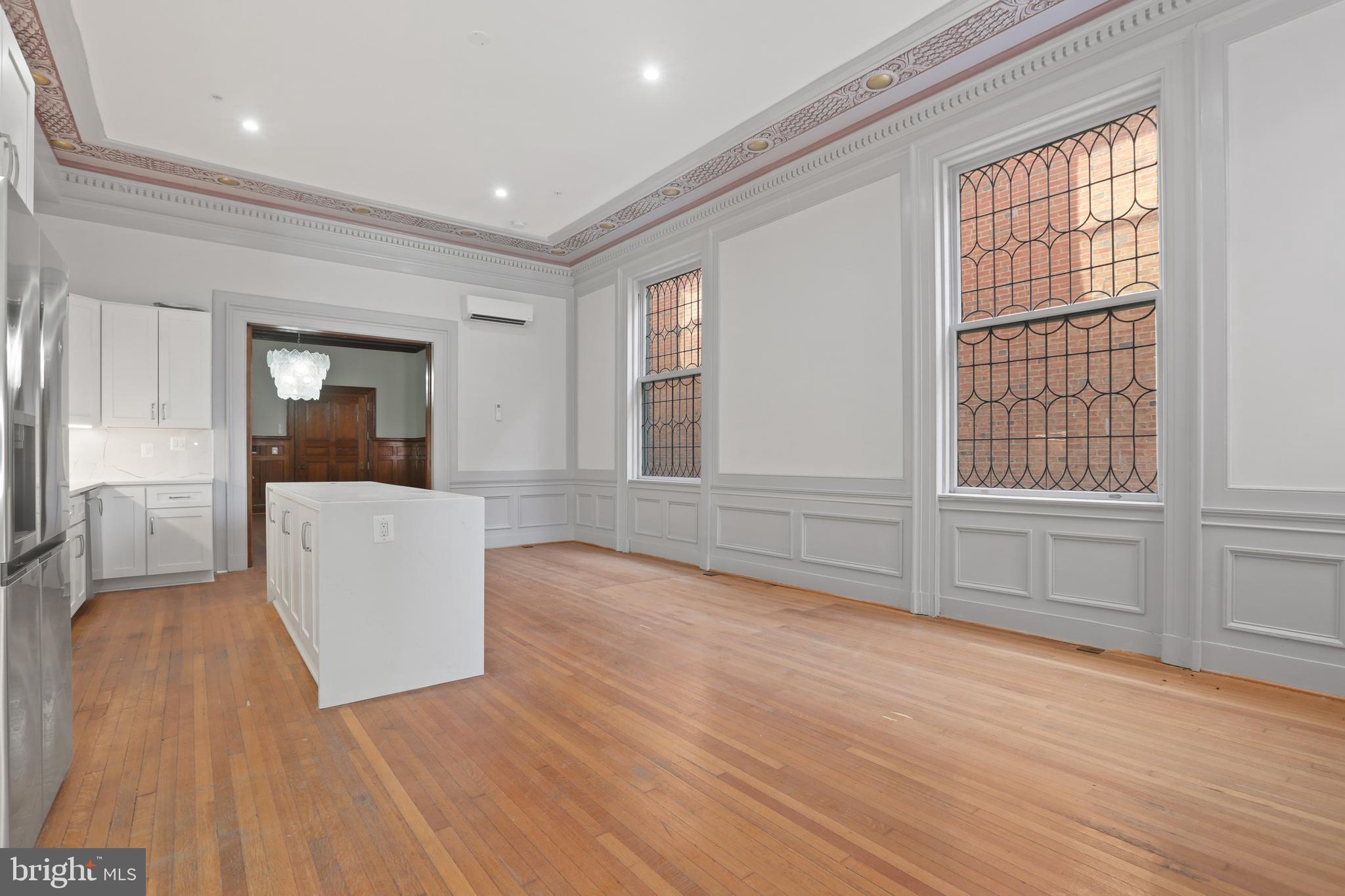 812 Park Avenue, Unit 2FR Baltimore, MD 21201 - Photo 17 of 30 a view of an empty room with a window