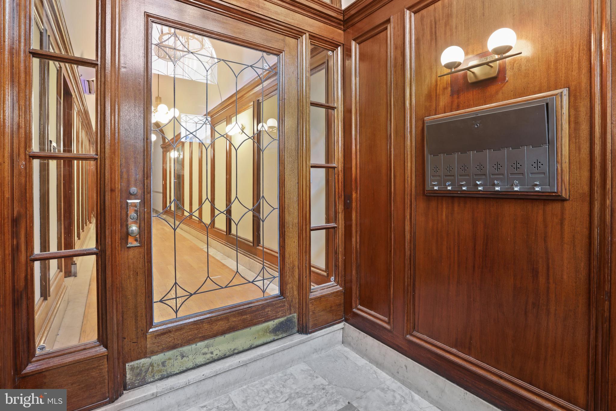 812 Park Avenue, Unit 2FR Baltimore, MD 21201 - Photo 3 of 30 a view of an entryway