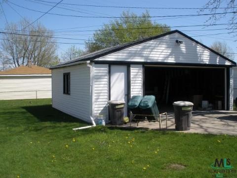 13421 Toepfer Road Warren, MI 48089 - Photo 9 of 9 180401-8.JPG
