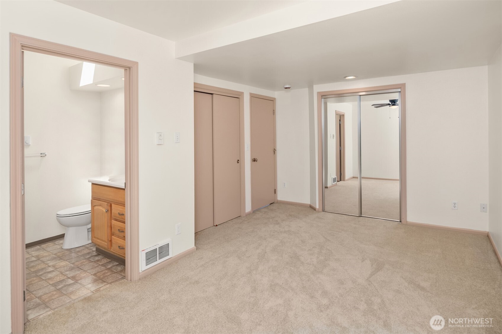 12018 Gibson Road Everett, WA 98204 - Photo 13 of 25