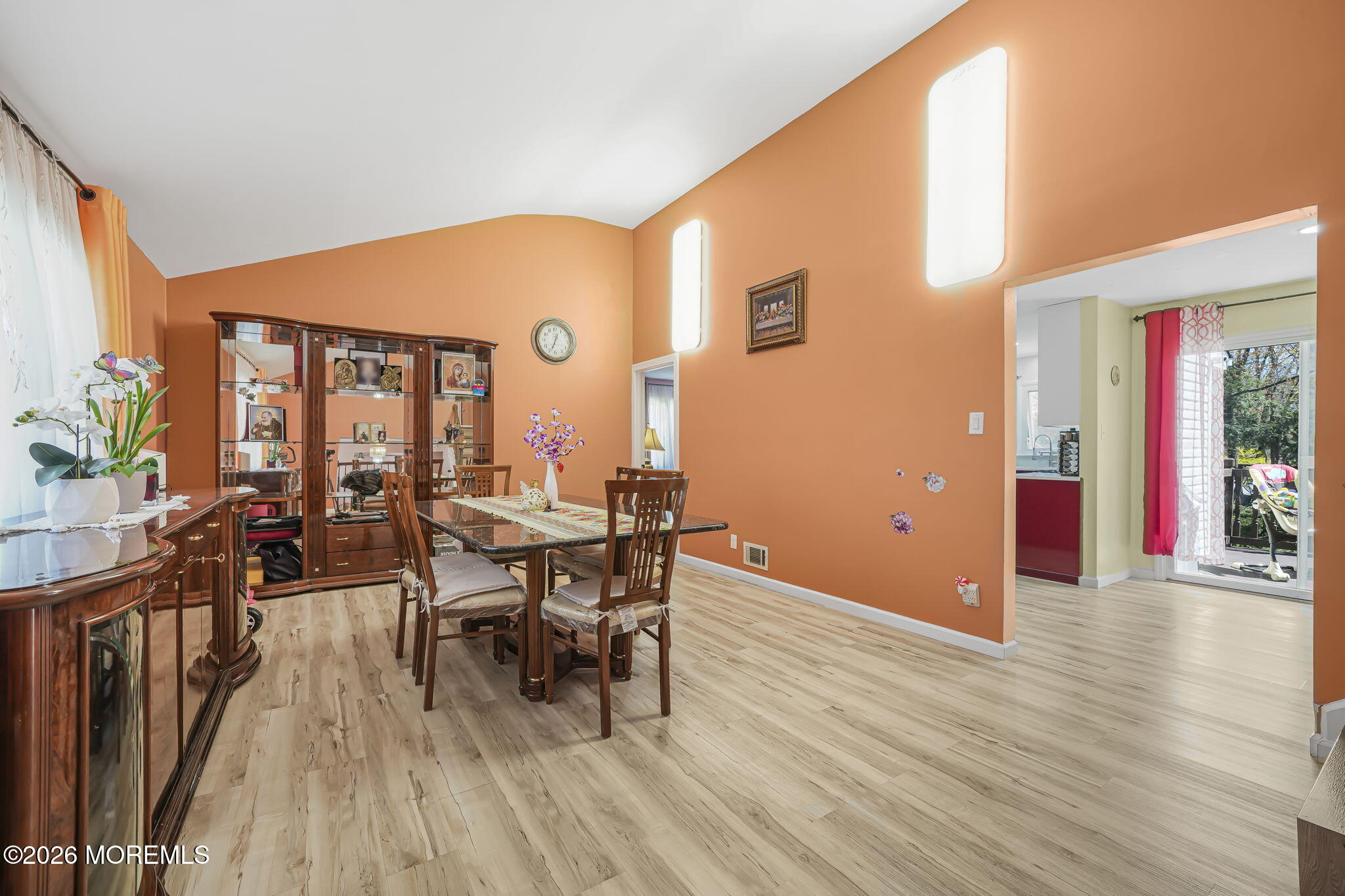 292 Summerhill Road East Brunswick, NJ 08816 - Photo 15 of 32 16-web-or-mls-Photo Apr 11 2026, 9 27 08