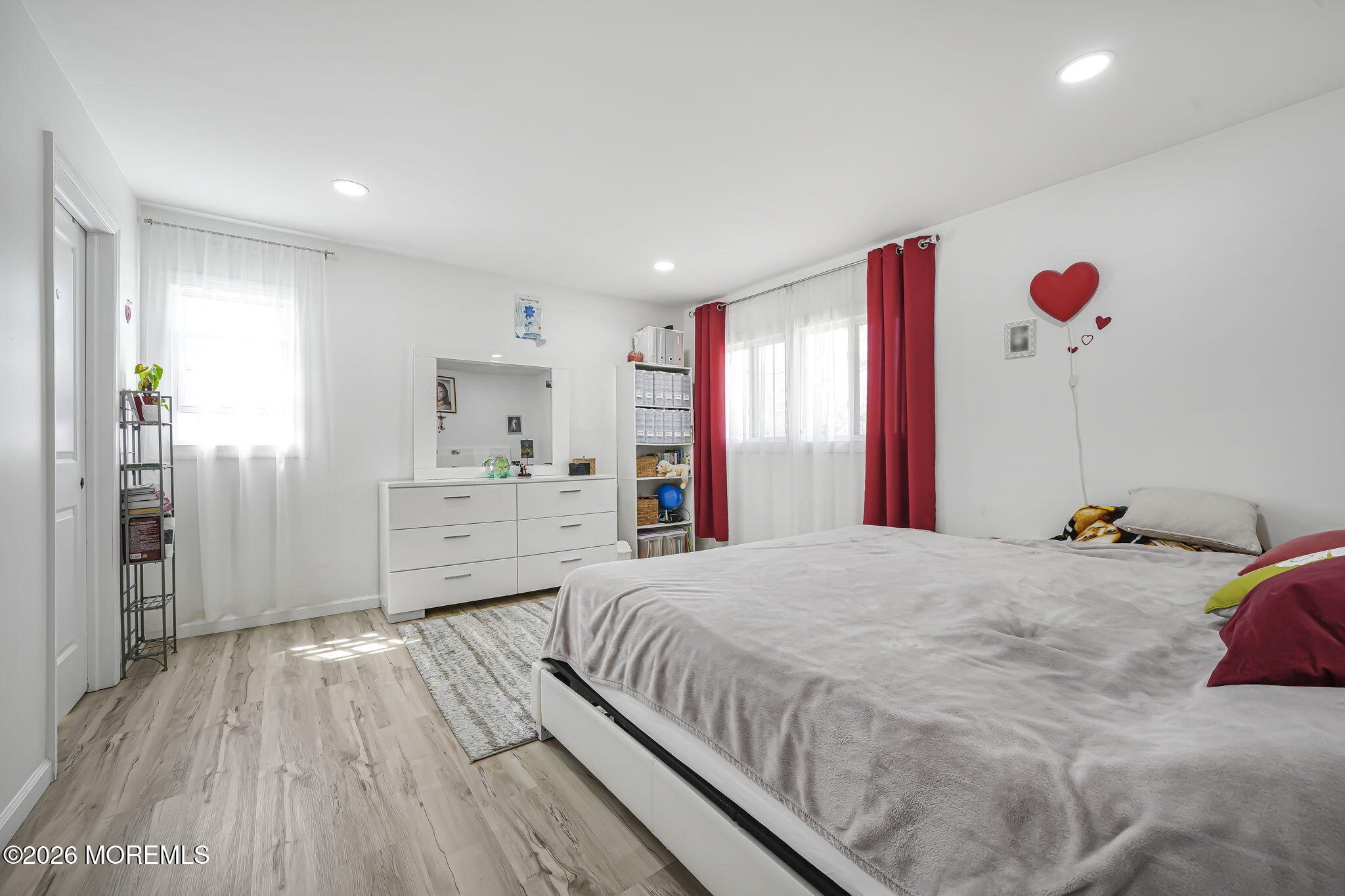 292 Summerhill Road East Brunswick, NJ 08816 - Photo 23 of 32 24-web-or-mls-Photo Apr 11 2026, 9 39 16