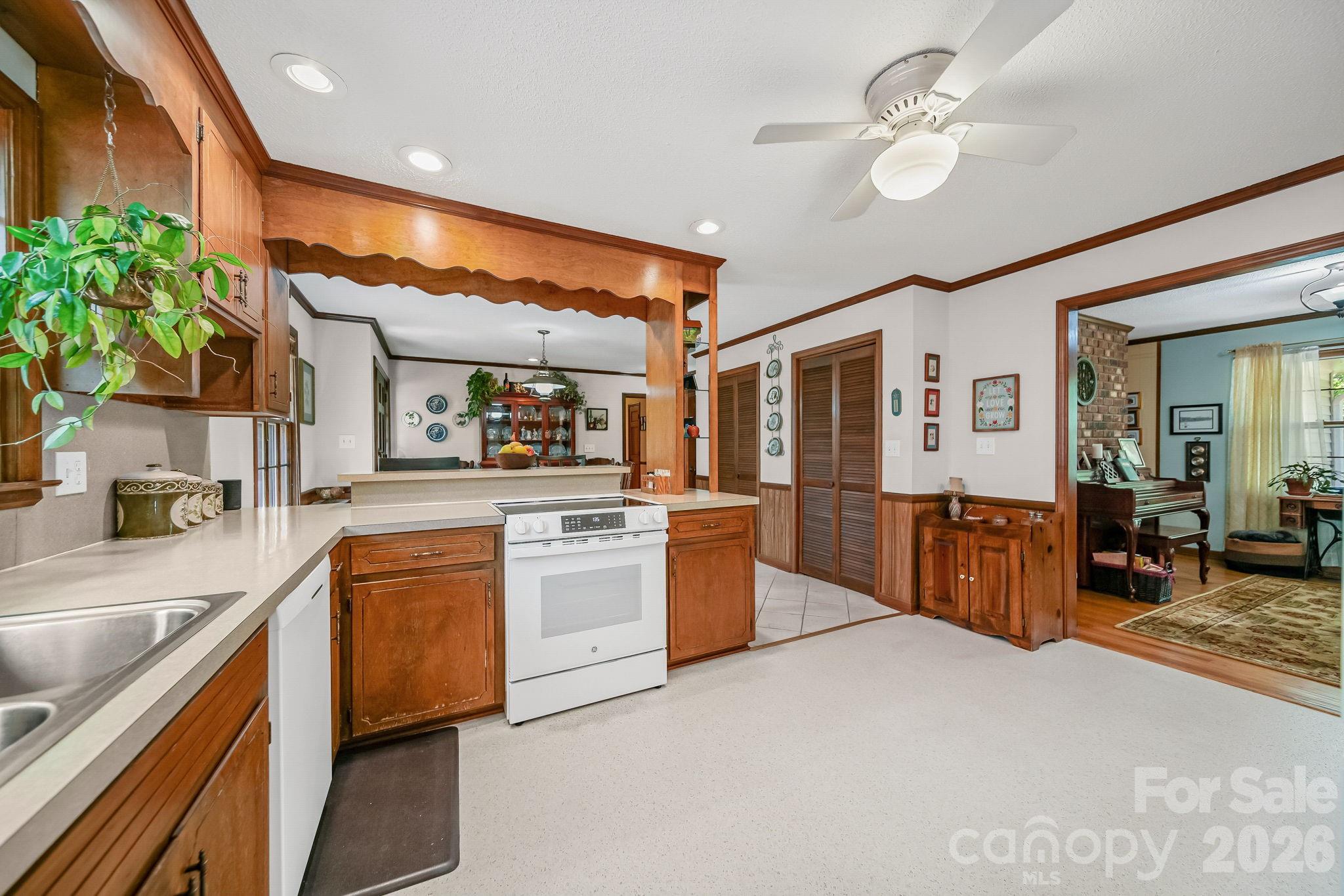 2056 Lawrence Road Clover, SC 29710 - Photo 17 of 38