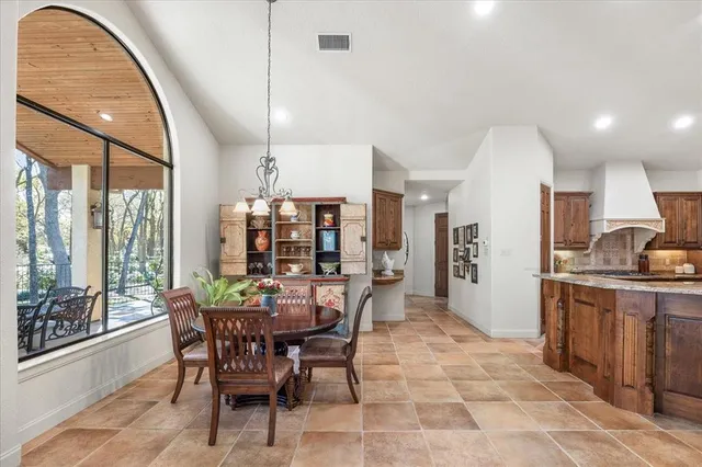 $1,000,000 | 8309 Ashbriar Lane, Fort Worth, TX 76126