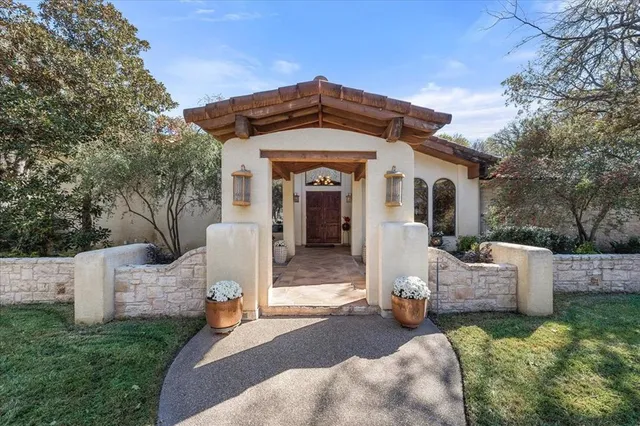 $1,000,000 | 8309 Ashbriar Lane, Fort Worth, TX 76126