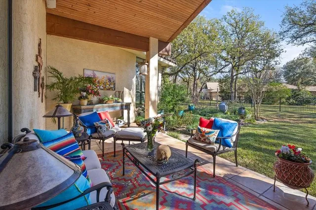 $1,000,000 | 8309 Ashbriar Lane, Fort Worth, TX 76126