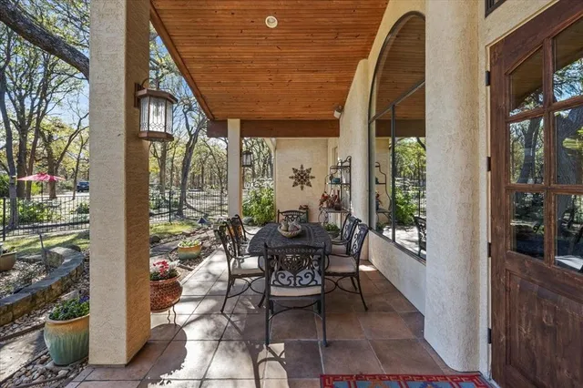 $1,000,000 | 8309 Ashbriar Lane, Fort Worth, TX 76126