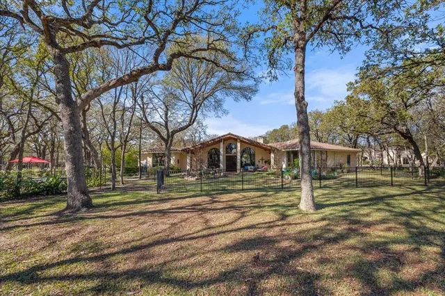 $1,000,000 | 8309 Ashbriar Lane, Fort Worth, TX 76126