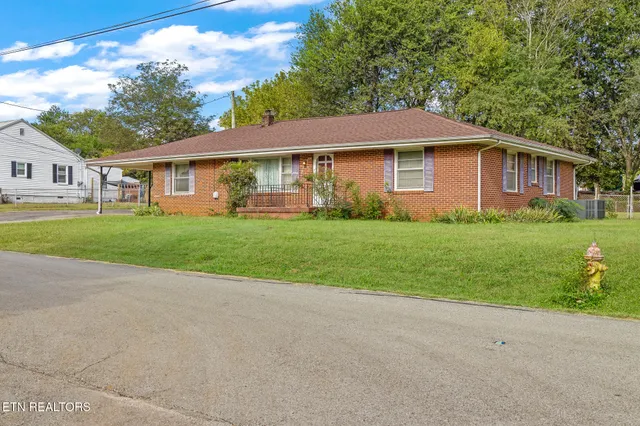 $249,900 | 400 Warren Street, Athens, TN 37303