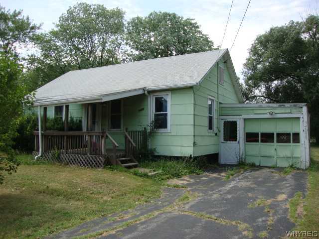7220 Packard Road Niagara, NY 14304 - Photo 1 of 1 Exterior Front